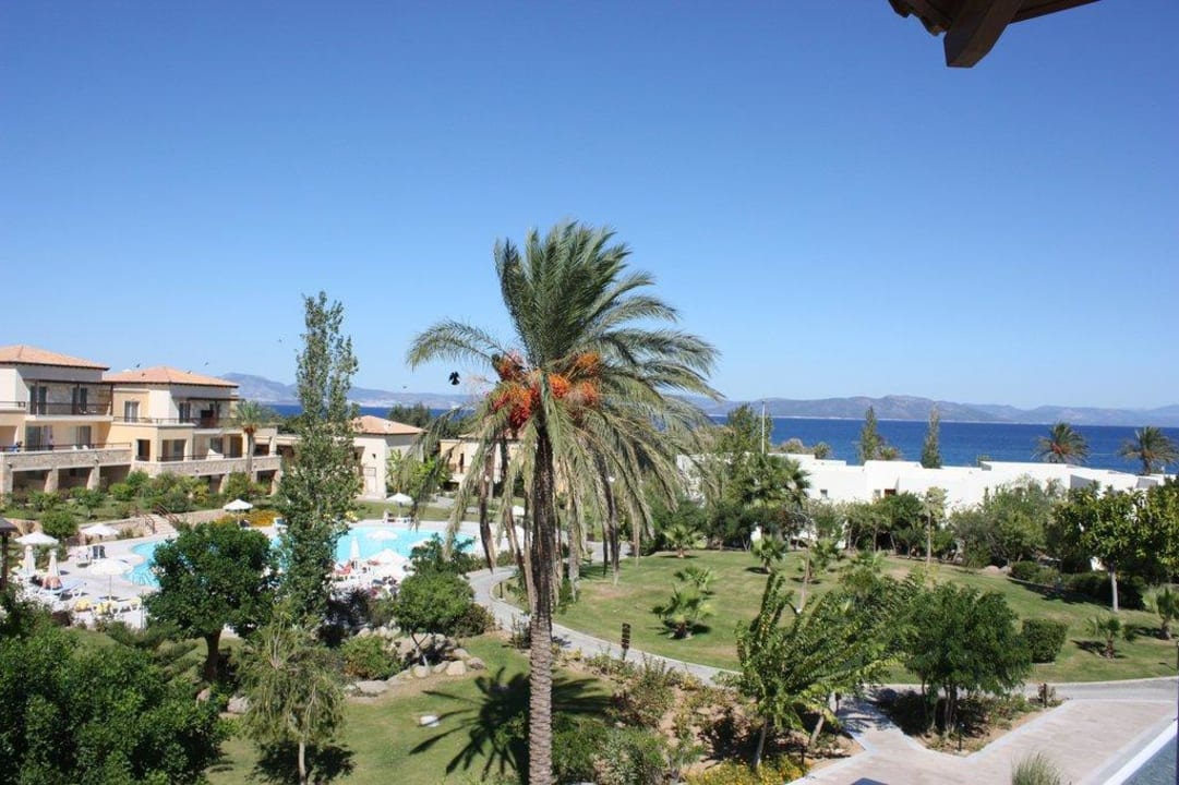 Ausblick auf Garten und einen der Pools Grecotel LUXME Kos