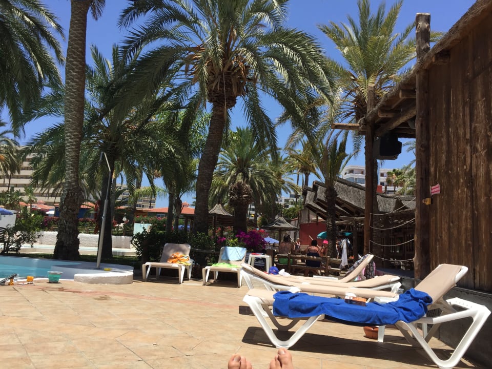 Pool HL Miraflor Suites Hotel