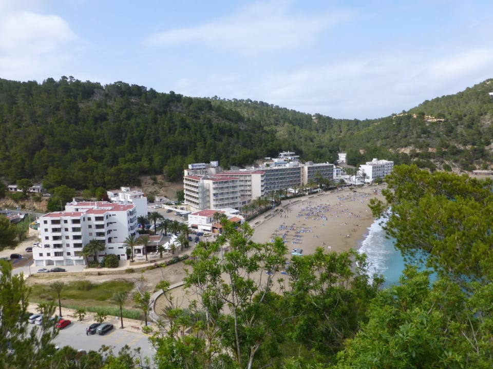 Blick auf die Bucht mit Hotel El Somni Ibiza Dream Hotel by Grupotel