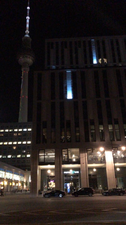 Außenansicht Motel One Berlin-Alexanderplatz