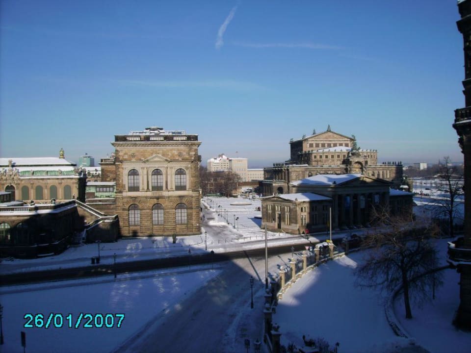 Ausblick auf Zwinger und Semperoper Hotel Taschenbergpalais Kempinski Dresden