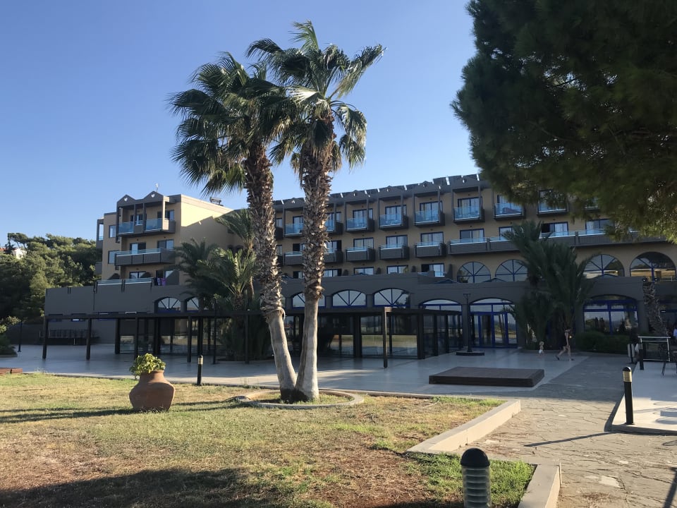 Außenansicht Kresten Palace Hotel