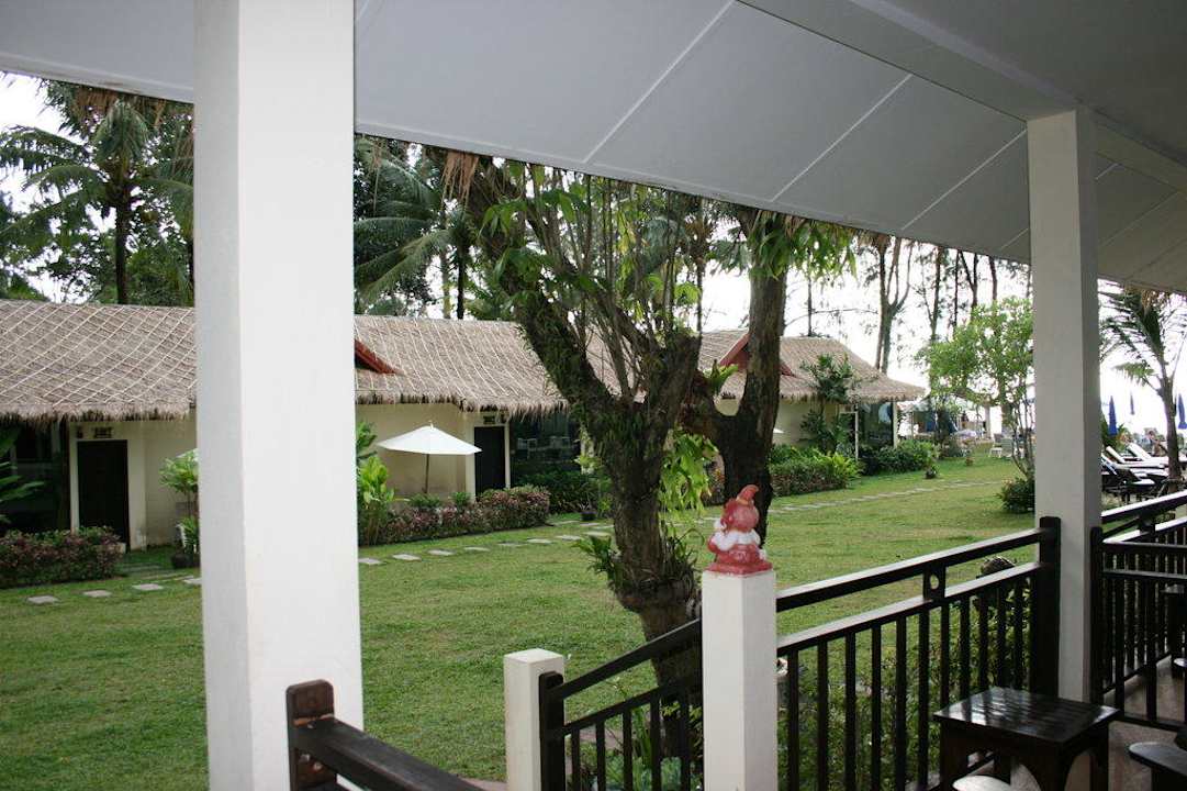 Balkon zur Villa Hive Khaolak Beach Resort