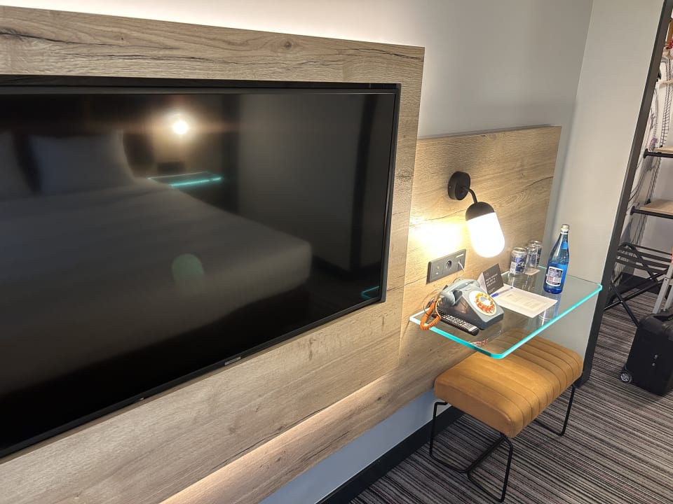 Zimmer Moxy Poznań Airport