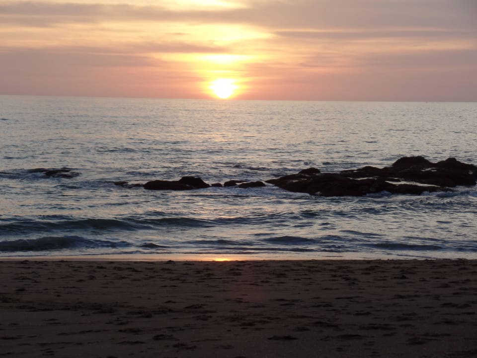 Abends am Strand Khao Lak Bhandari Resort & Spa