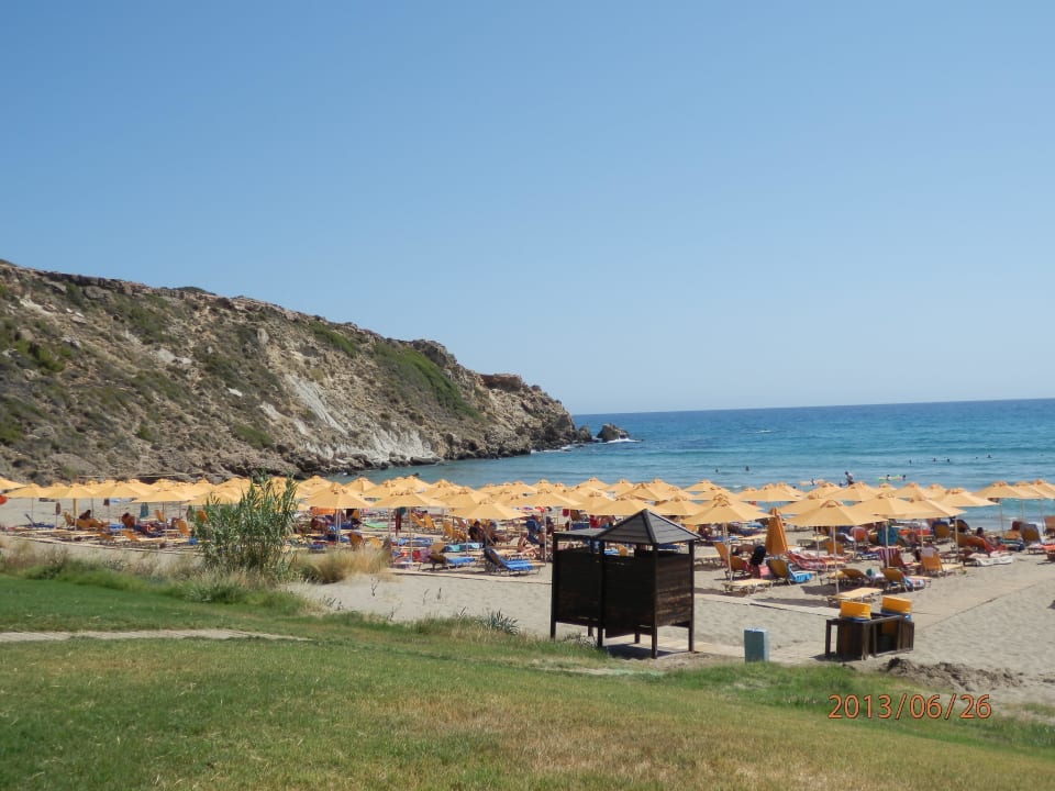 Blick auf Strand vom Pool-Bereich Atlantica Mikri Poli Crete
