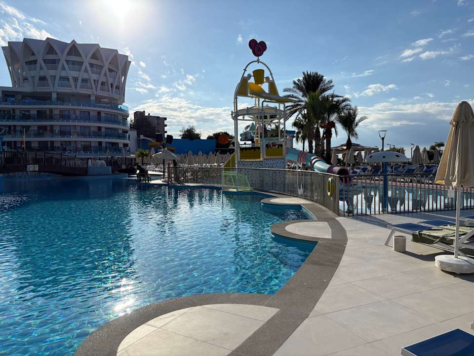 Pool Granada Luxury Okurcalar