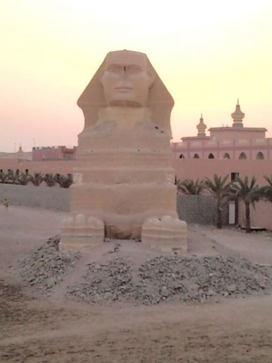 nachgestellte Sehenswürdigkeiten Pickalbatros Alf Leila Wa Leila Resort - Neverland Hurghada