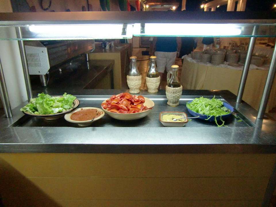 Buffet im Aussenrestaurant, abends Hotel El Mouradi Cap Mahdia