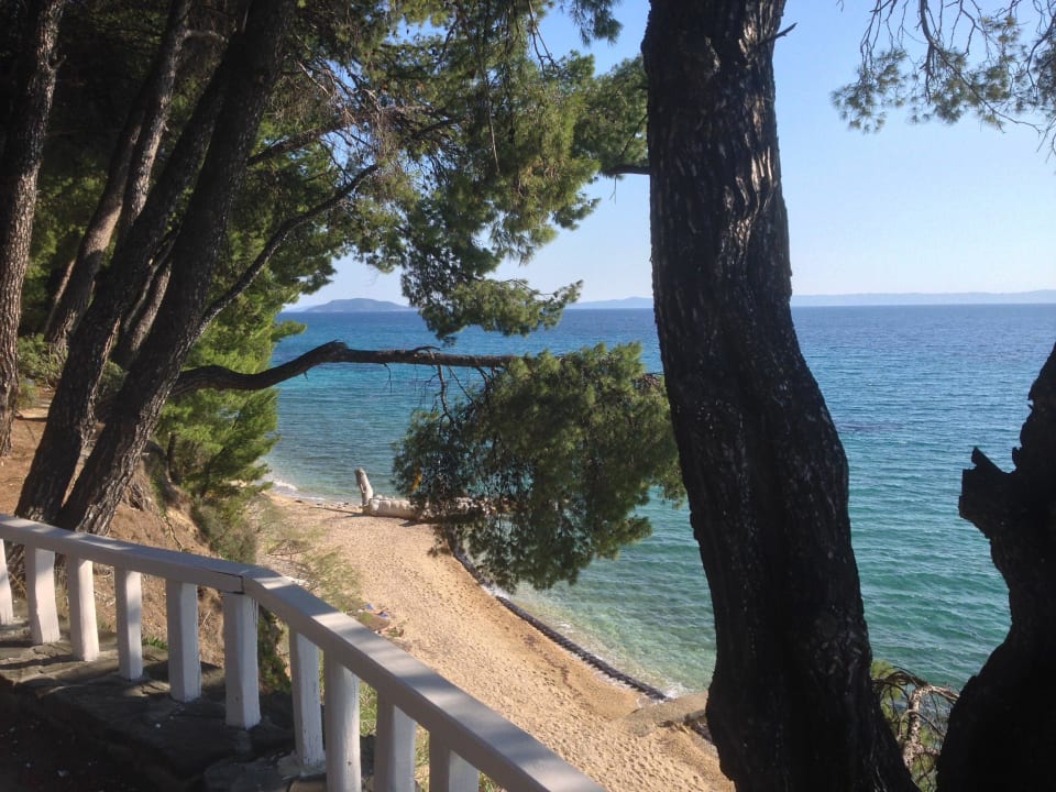 Über der Straße Blick zum Strand Acrotel Athena Pallas