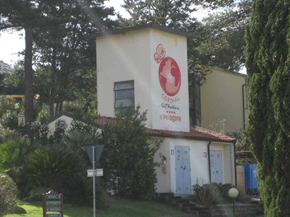 Einfahrtsbereich Il Pelagone Hotel & Golf Resort Toscana