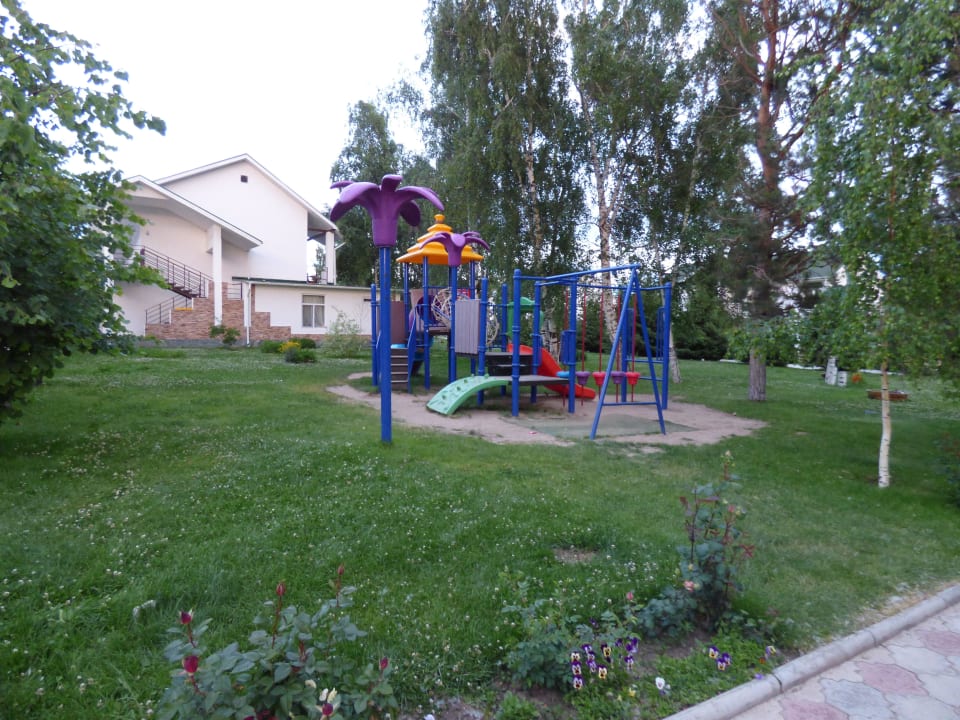 Spielplatz Hotel Kapriz Issyk Kul Resort