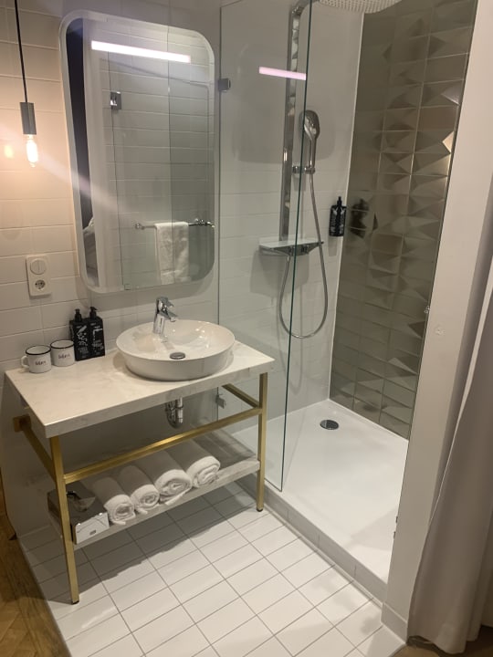 Zimmer Hotel Schani Salon