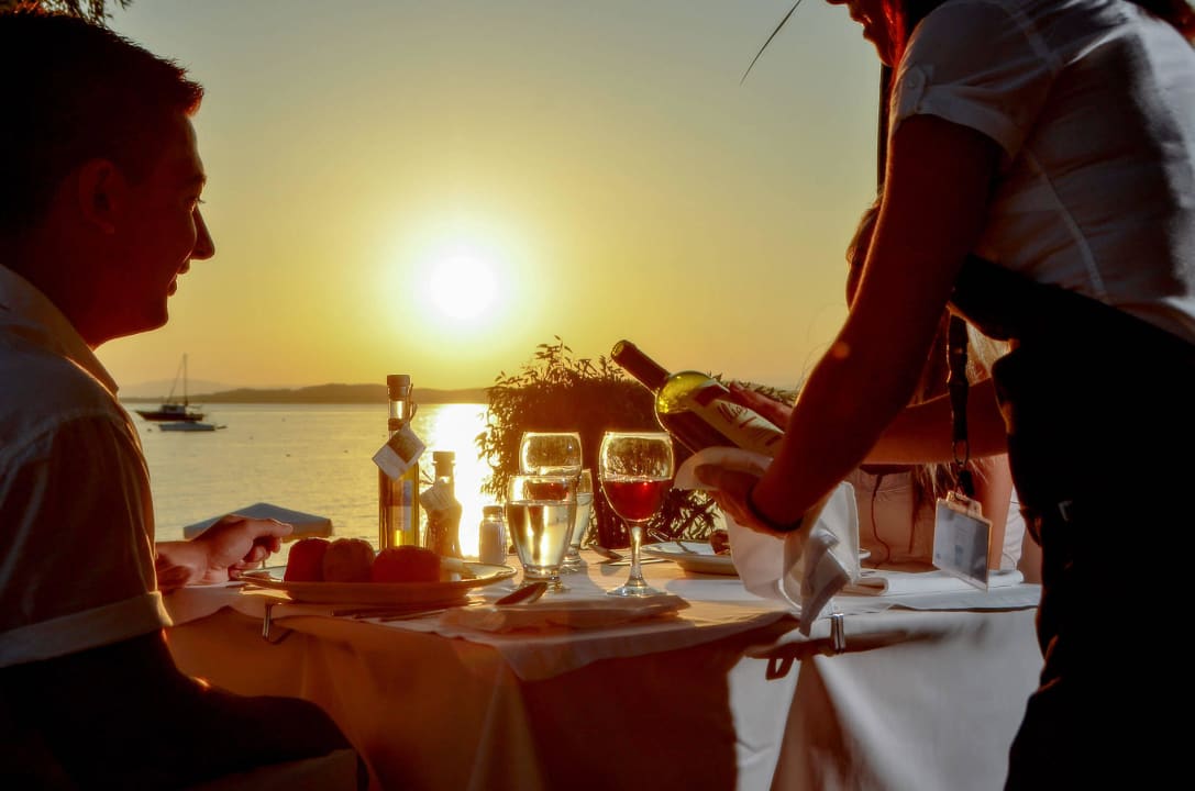 Abendessen mit Sonnenuntergang  Xenia Ouranoupolis
