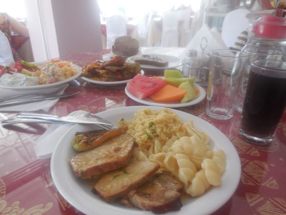 Gutes Fleisch-Mittagsessen Ilios K Village Resort