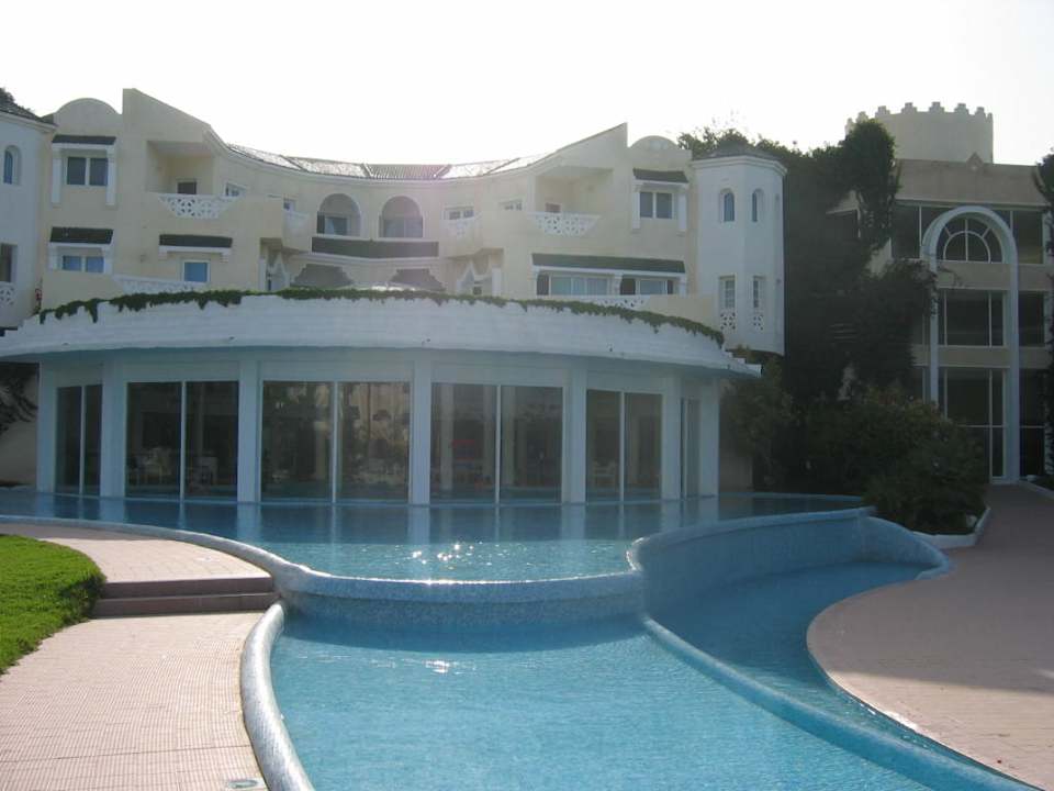 Blick auf den Innenpool Mahdia Beach & Aquapark