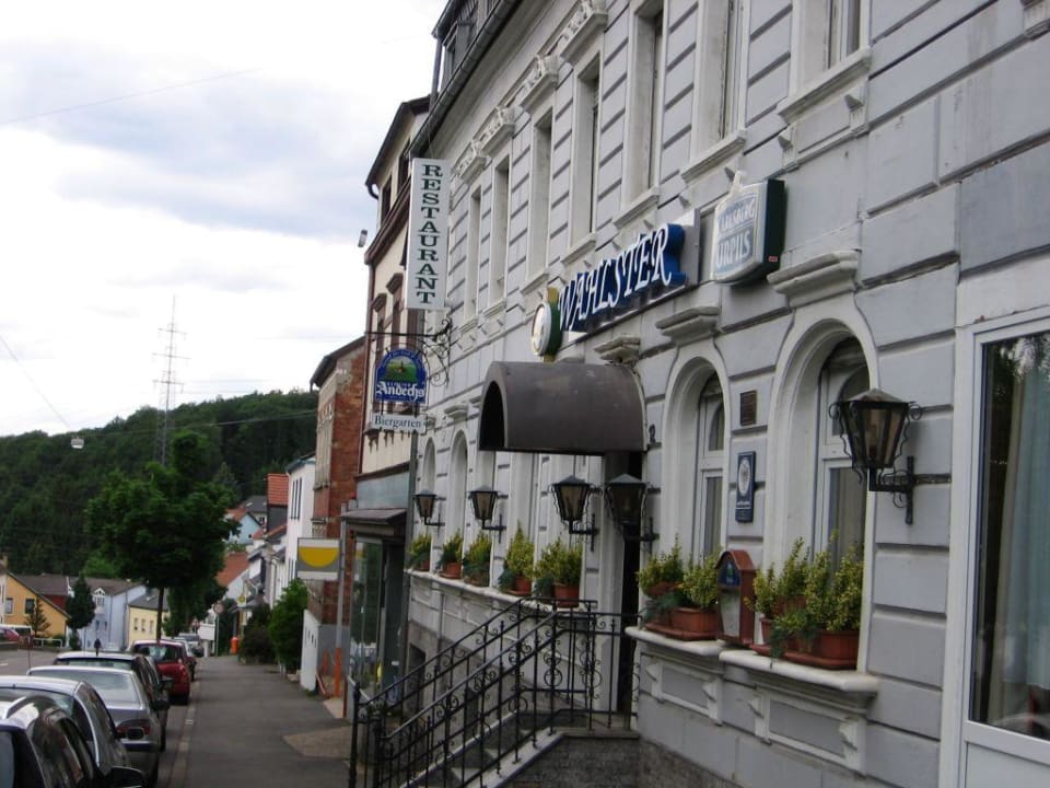Hotel von außen Hotel Wahlster