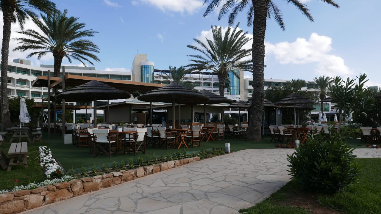Gastro Constantinou Bros Athena Beach Hotel
