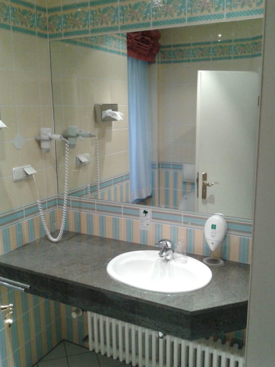 Bad acom Hotel Berlin Kurfürstendamm