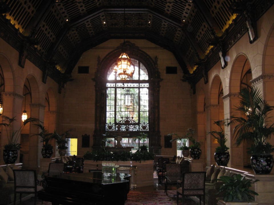 Eingang Hotel Millenium Biltmore