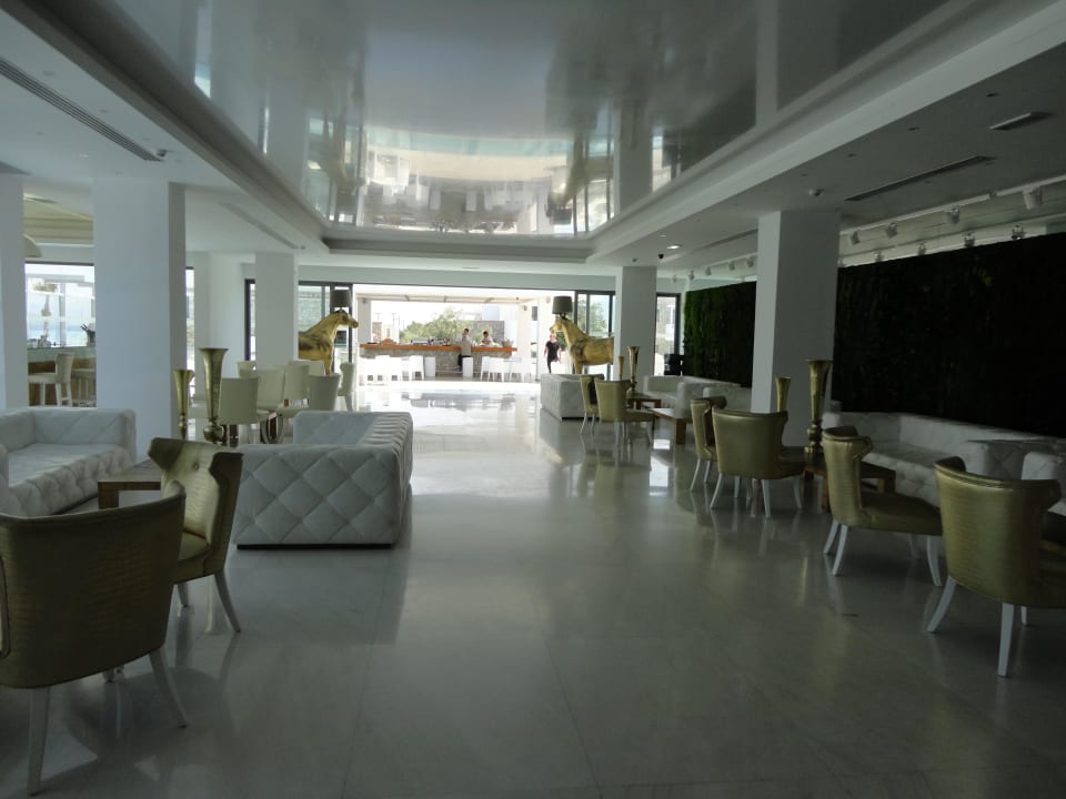 Lobby Diamond Deluxe Hotel & SPA