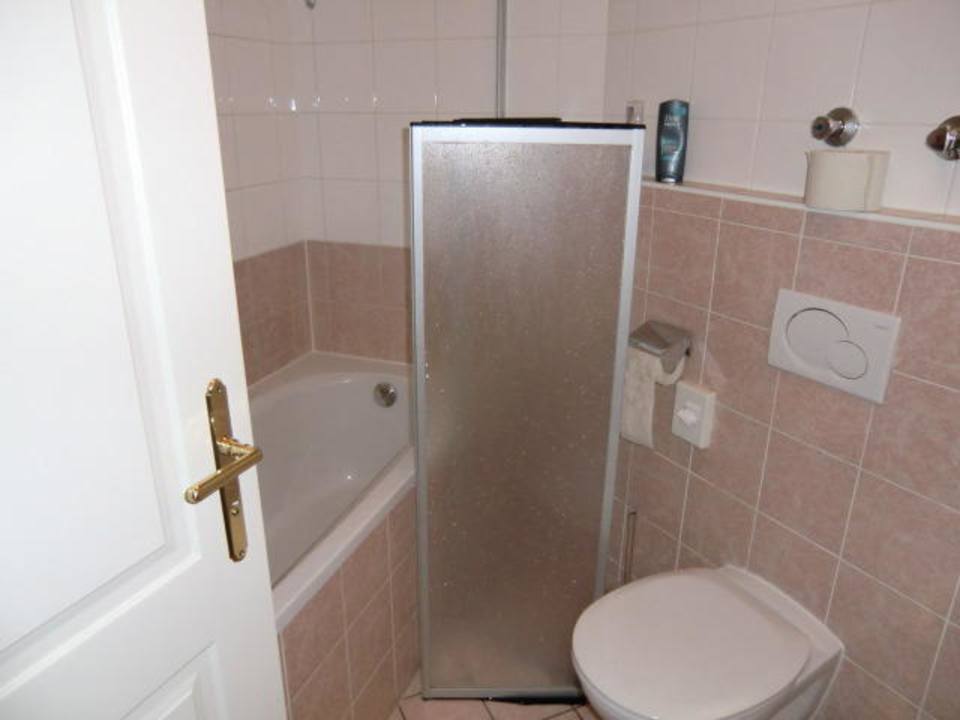 Duschabtrennung Suite Hotel 900 m zur Oper