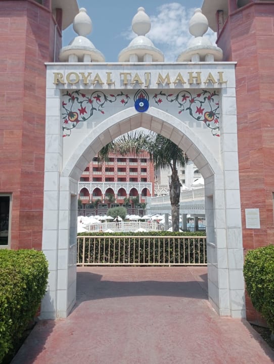 Außenansicht Royal Taj Mahal Hotel