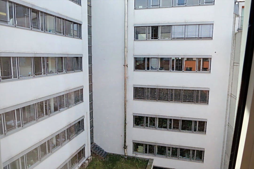 DoZi, Blick in den Hof Hotel ibis Hamburg St. Pauli Messe