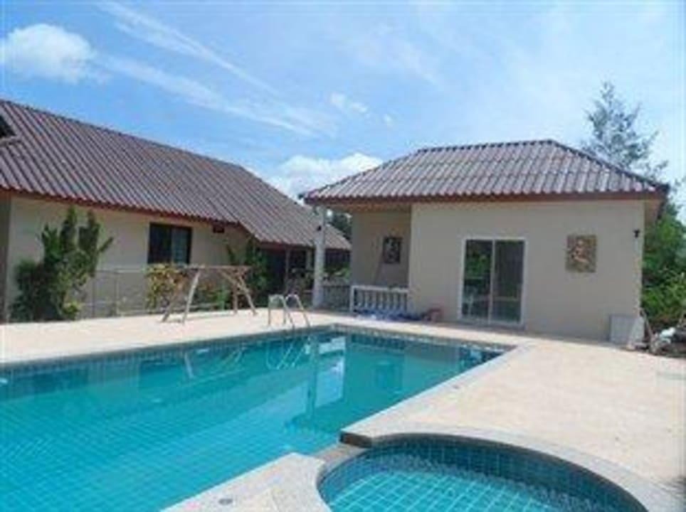 Bangalow  at the pool Khaolak Summer House Resort