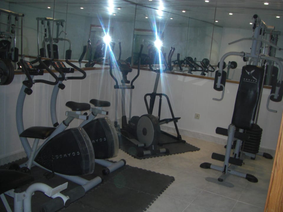 Fitnessgeräte im Hotelkeller HSM Golden Playa