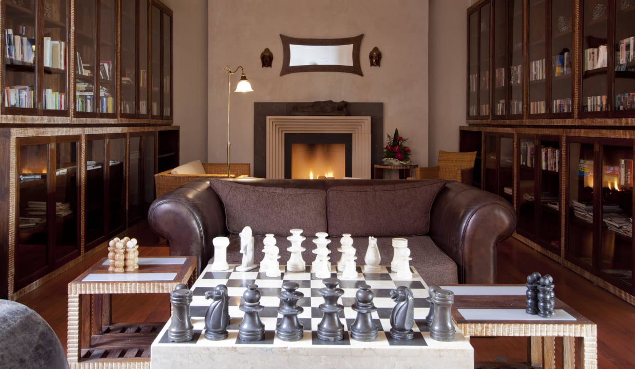 Bibliothek Hotel Regency Club