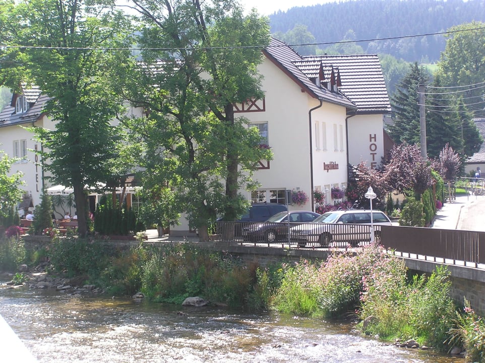 Idylisch gelegen Erzgebirgshotel Bergschlößchen
