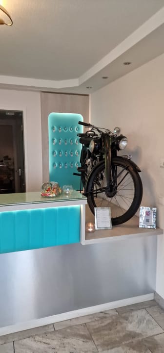 Lobby Bernstein 50's Seaside Motel