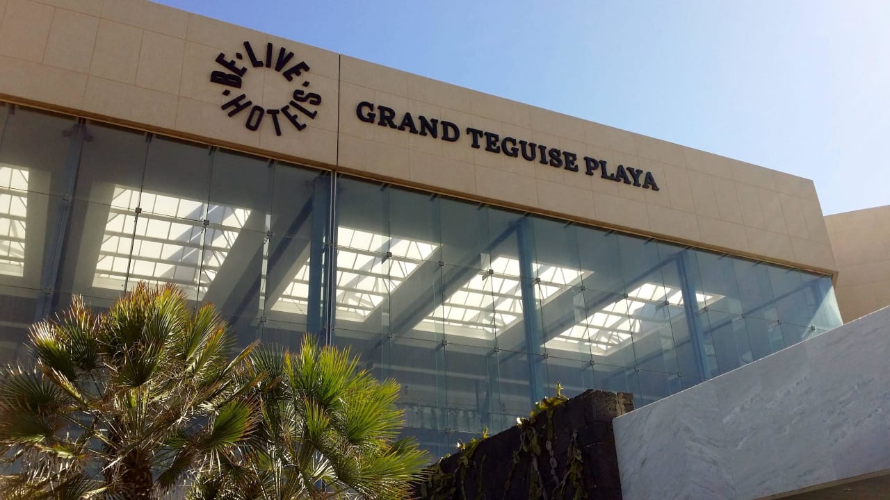 Front Hotel Grand Teguise Playa