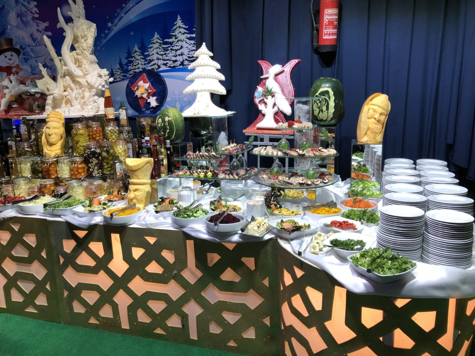 Das Zelt am Strand mit dem Weihnachtsbuffet  Pickalbatros White Beach Resort - Hurghada