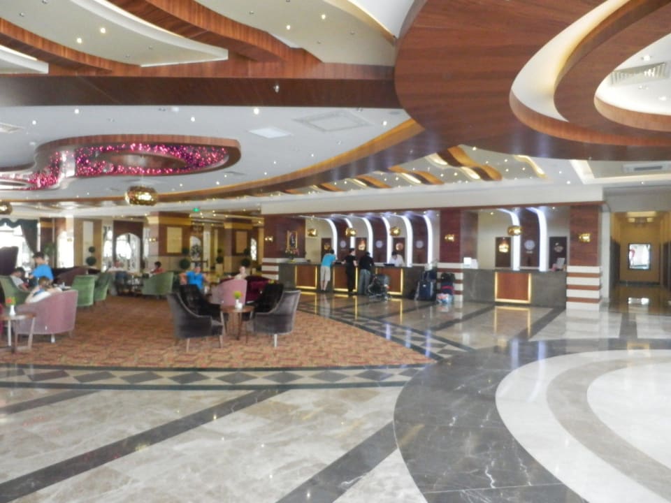 Lobby Dizalya Palm Garden