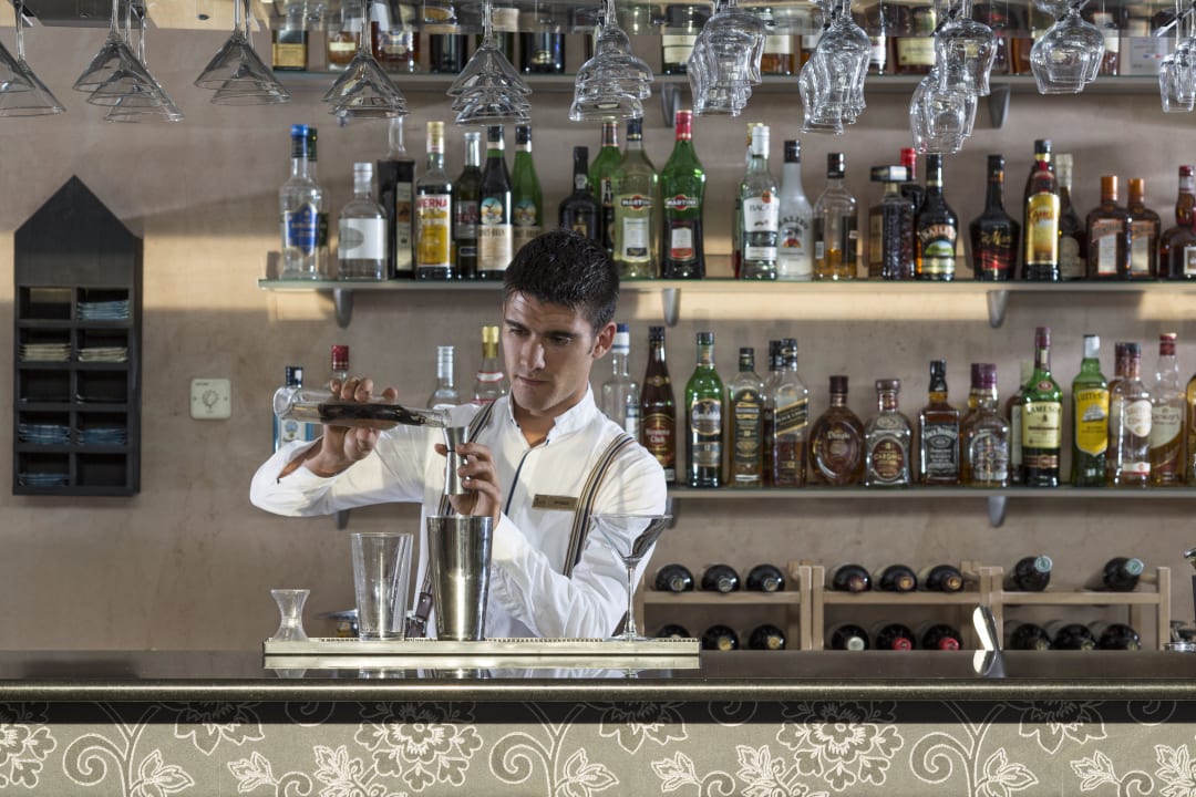 Civitel Olympic bar  Civitel Olympic Hotel