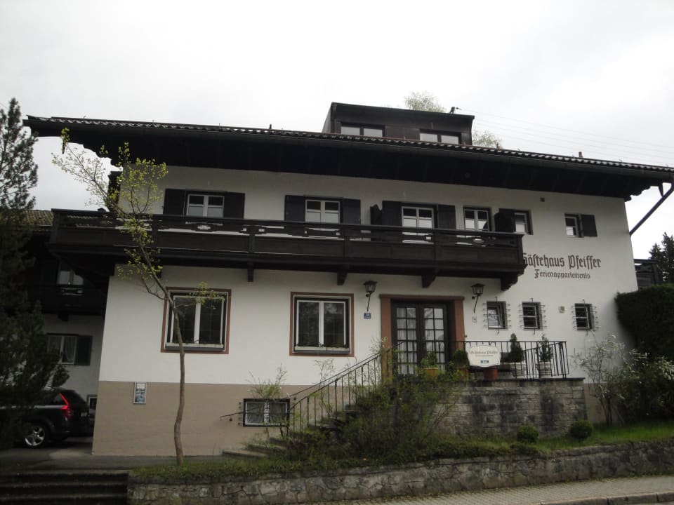 Gästehaus von der ruhigen Straße aus Gästehaus Pfeiffer