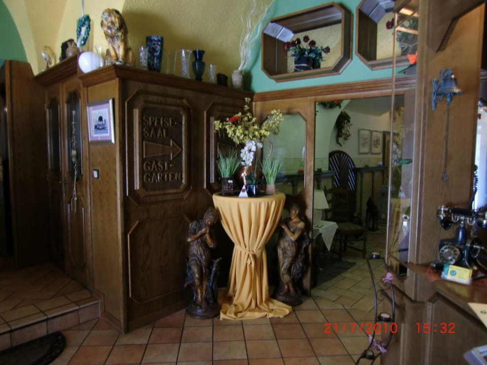 Der Eingangsbereich des Hotels Hotel Goldener Löwe