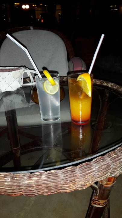Cocktail am Abend am Pool Fantazia Resort Marsa Alam