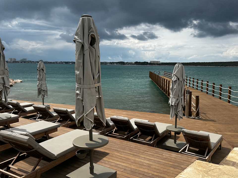 Strand Anda Barut Collection