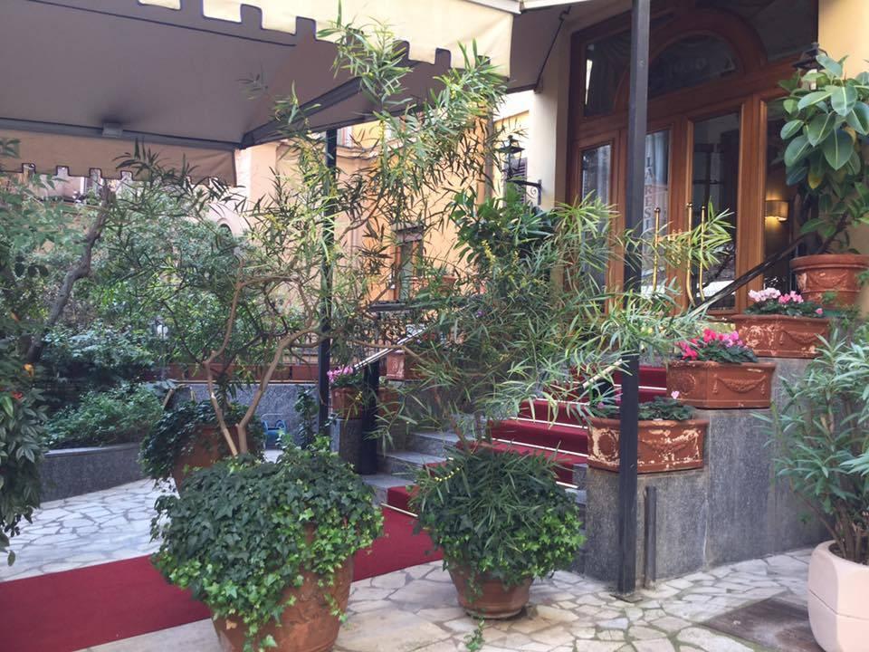 Hotel Entrance Hotel La Residenza