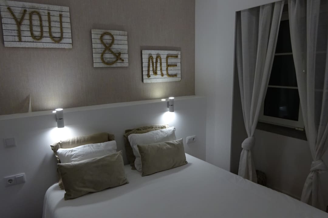 Zimmer 4U Lisbon Airport Suites