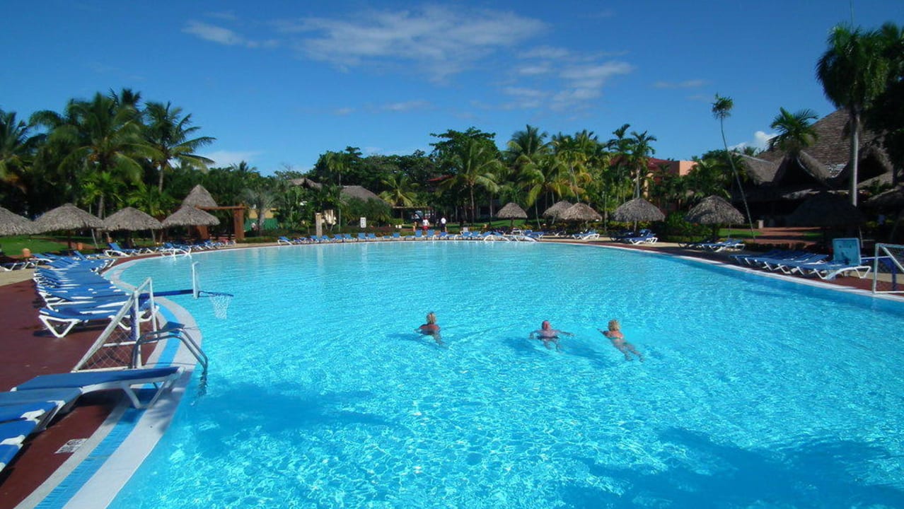 Großer Pool Marien Puerto Plata