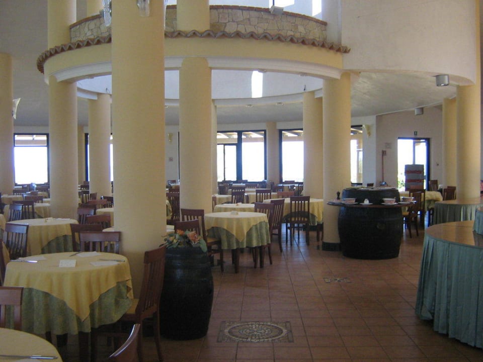 Hauptrestaurant für Mittag und Abend Villaggio Torre Ruffa Robinson