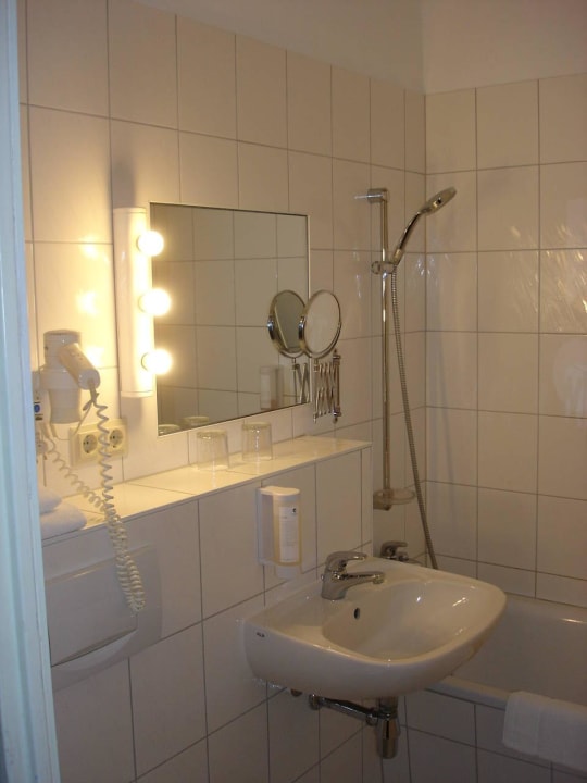 Badezimmer Days Inn Leipzig City Centre