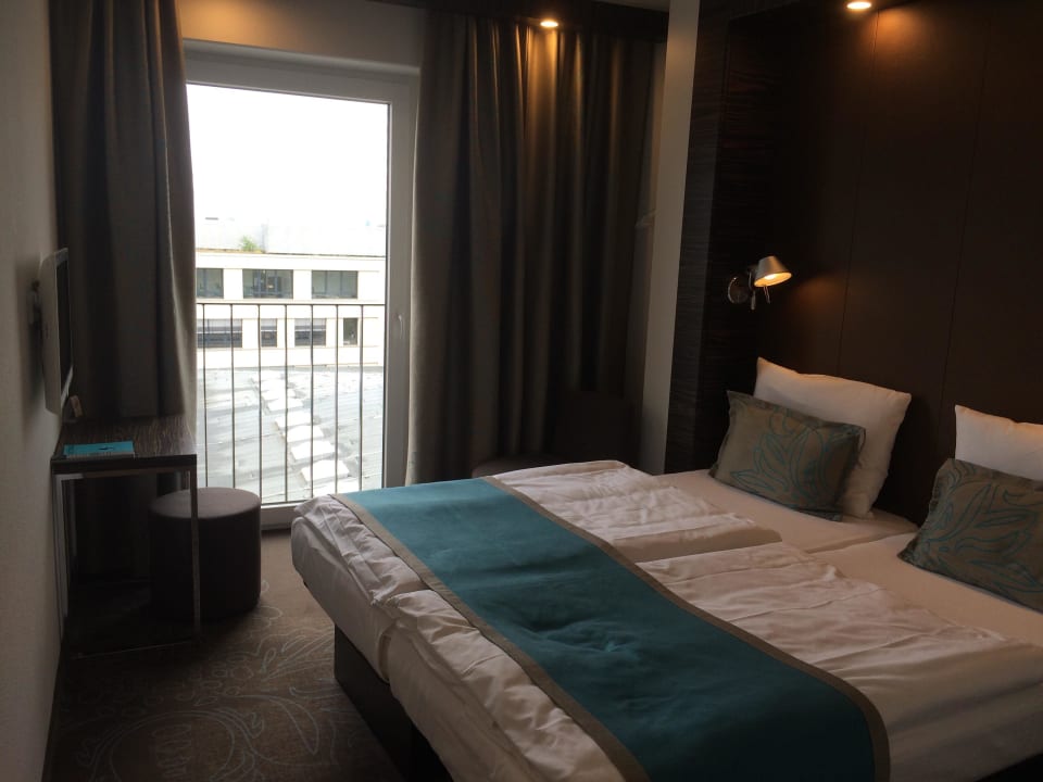 Doppelzimmer mit Queensize Bett Motel One Köln Waidmarkt