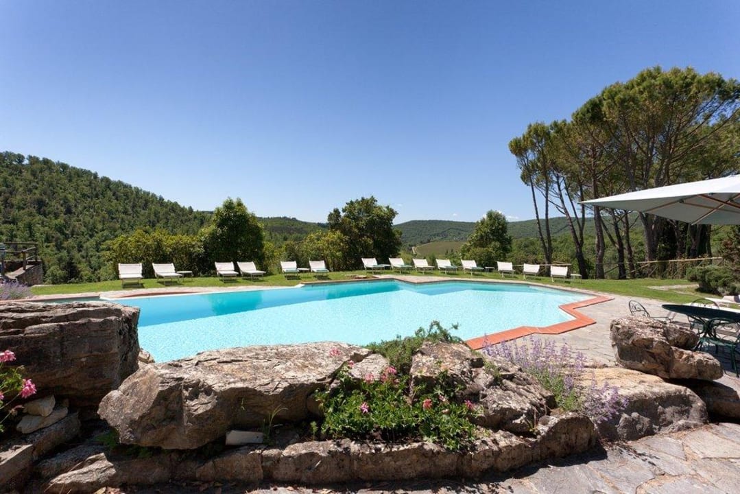 Swimming pool Hotel Castello di Spaltenna