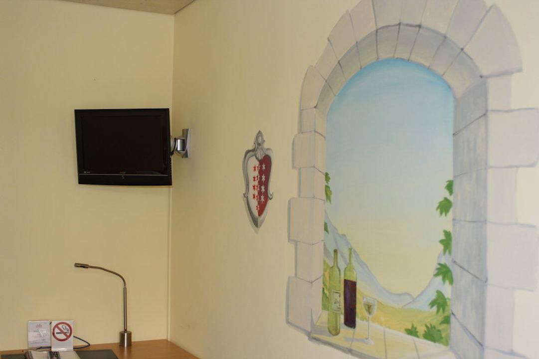 Wandmalerei Fred Hotel Leonhardstrasse | Self Check-in