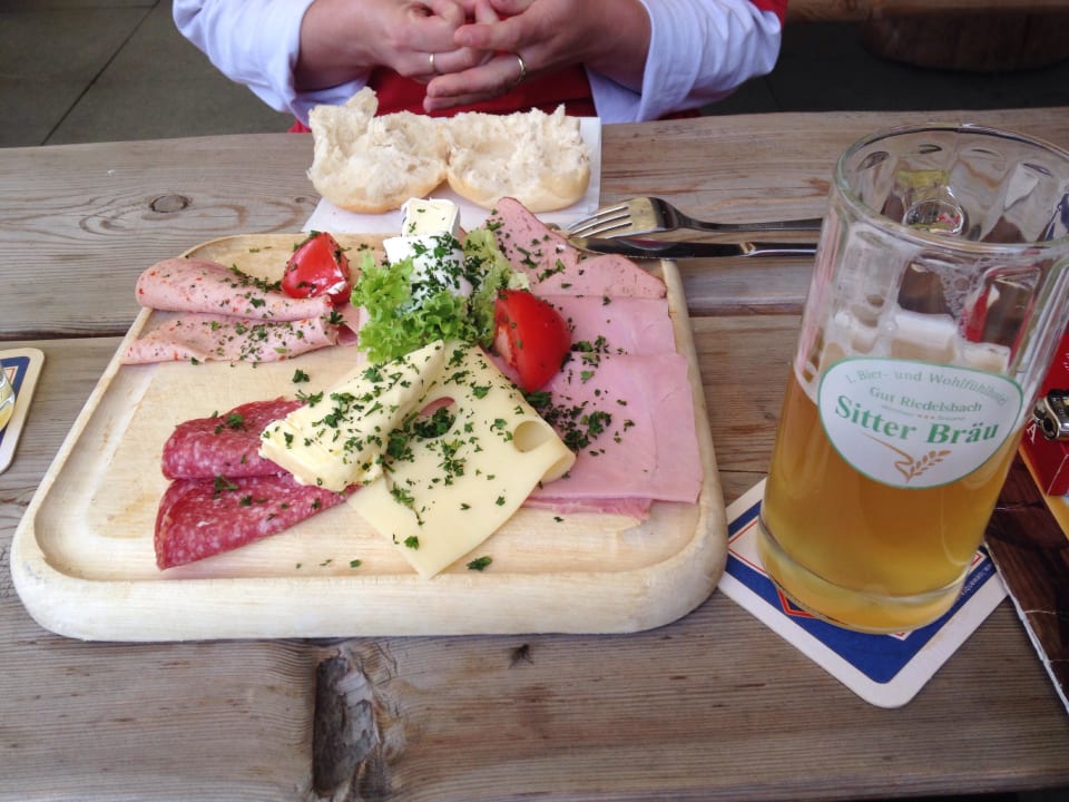 Brotzeit 1. Bier & Wohlfühlhotel Gut Riedelsbach